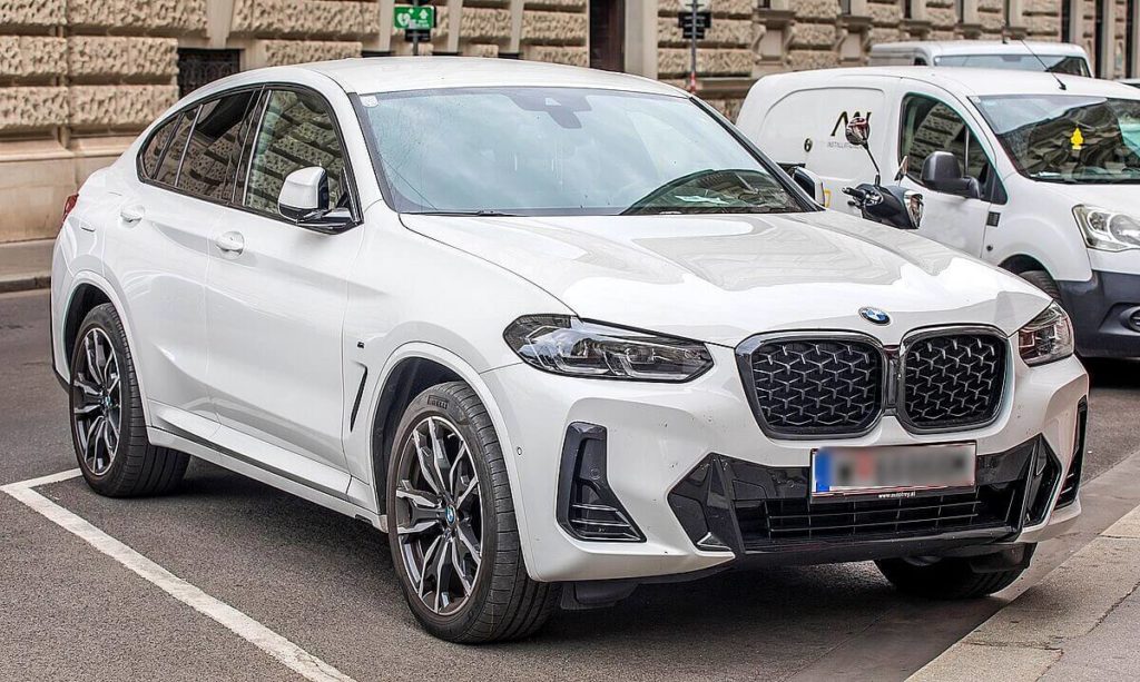 Voiture BMW X6 2024 blanche