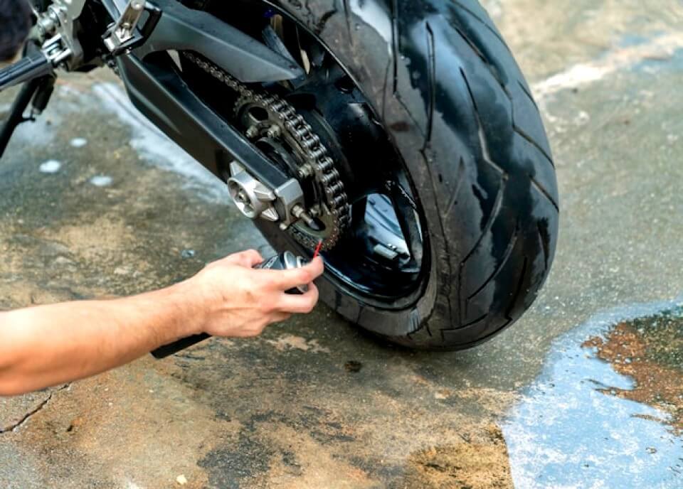 Entretenir pneu moto