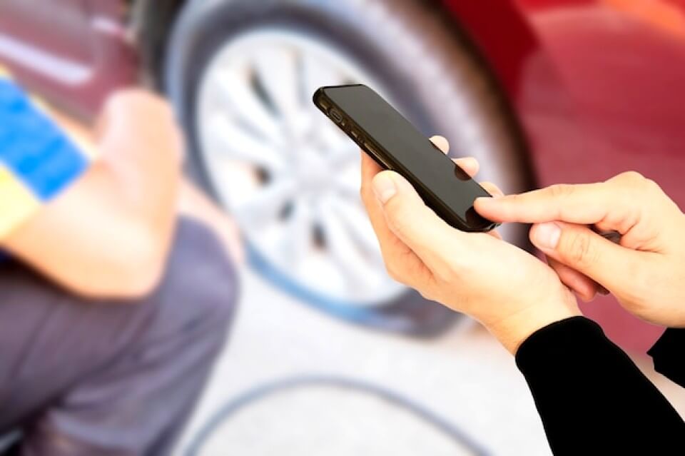 Utiliser un téléphone pour contrôler une alarme de voiture