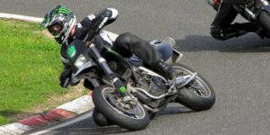 Lire la suite à propos de l’article Comment prendre un virage en moto ?