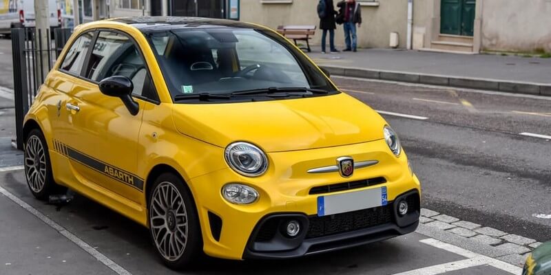 Abarth 595 jaune